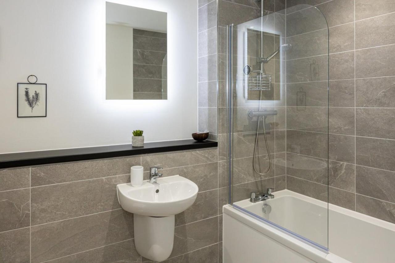 Guestready - A Modern Getaway In Vauxhall Liverpool Bagian luar foto